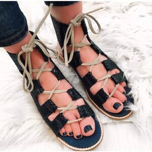 MATISSE SHELLS
Blue Snake Print Sandals 